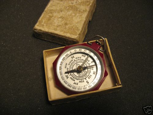 Taylor 40's vintage bakelite Boy Scout compass 4.25.jpg